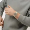 Αποκαλυπτόμενο στην άμμο Αποκαλυπτόμενο στην άμμο